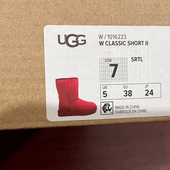 Ugg, Classic Short 2, 1016223, Samba Red - Picture 2 of 11